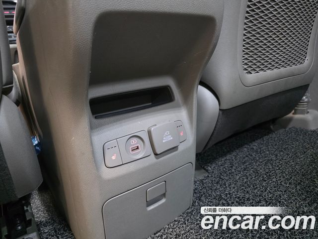 Kia Canival 2017 — photo 15