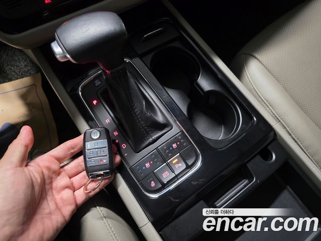 Kia Canival 2017 — photo 17