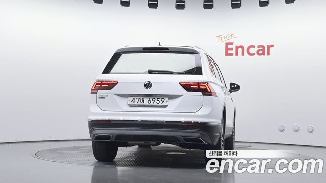 Volkswagen Tiguan 2018 — photo 4