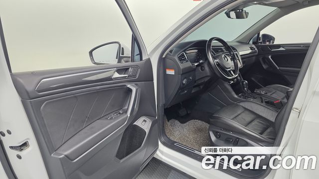 Volkswagen Tiguan 2018 — photo 10
