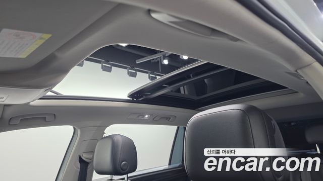 Volkswagen Tiguan 2018 — photo 17