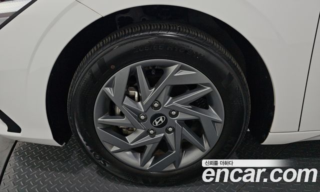Hyundai AVANTE 2025 — photo 5