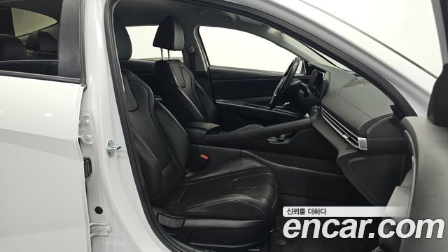 Hyundai AVANTE 2025 — photo 13