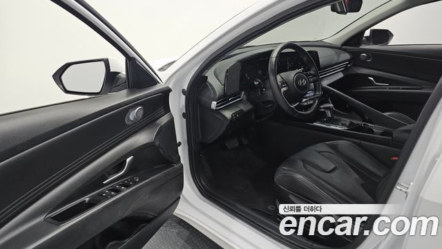 Hyundai AVANTE 2025 — photo 17