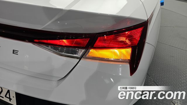 Hyundai AVANTE 2025 — photo 9