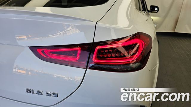 Mercedes-Benz GLE-Class 2023 — photo 9