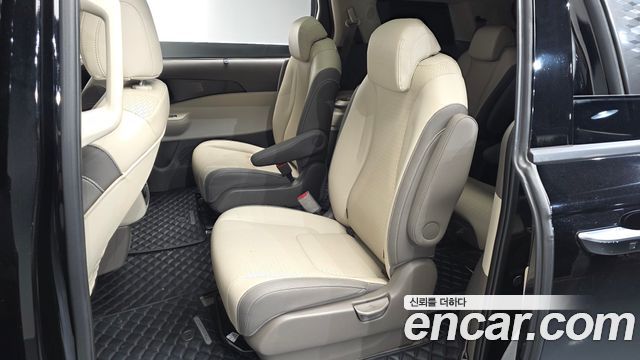 Kia Canival 2025 — photo 17
