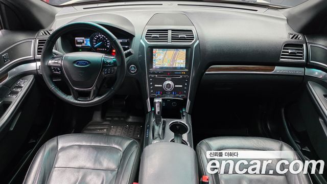 Ford Explorer 2017 — photo 10