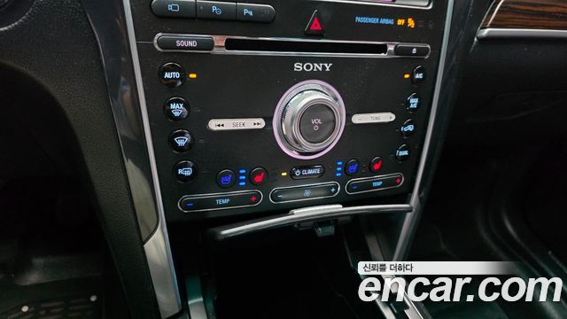 Ford Explorer 2017 — photo 24