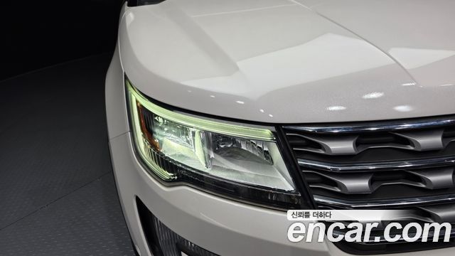 Ford Explorer 2017 — photo 8