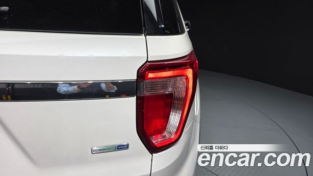 Ford Explorer 2017 — photo 9