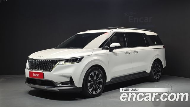 Kia Canival 2023 — photo 1