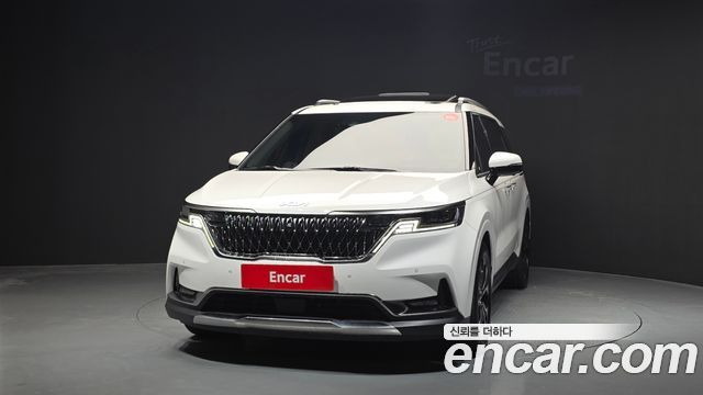 Kia Canival 2023 — photo 3