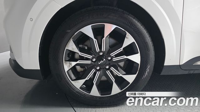 Kia Canival 2023 — photo 5