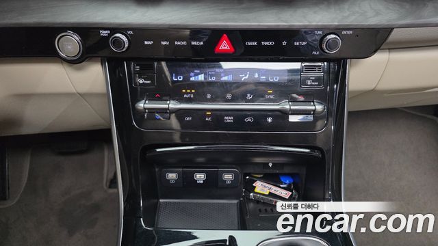 Kia Canival 2023 — photo 15