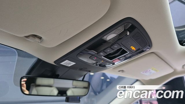 Kia Canival 2023 — photo 16