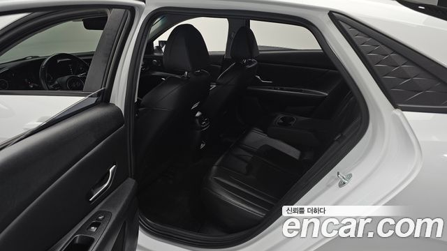 Hyundai AVANTE 2024 — photo 18