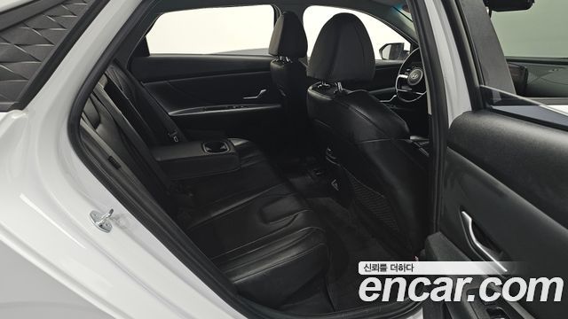 Hyundai AVANTE 2024 — photo 16