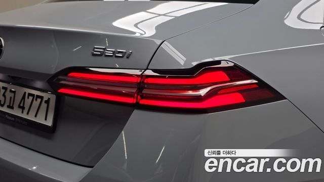 BMW 5-Series 2024 — photo 9