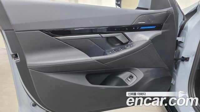 BMW 5-Series 2024 — photo 14