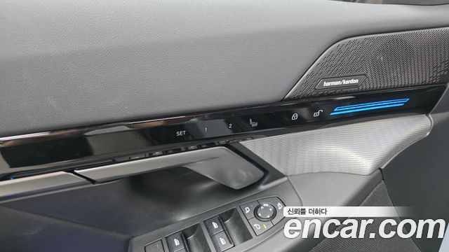 BMW 5-Series 2024 — photo 28