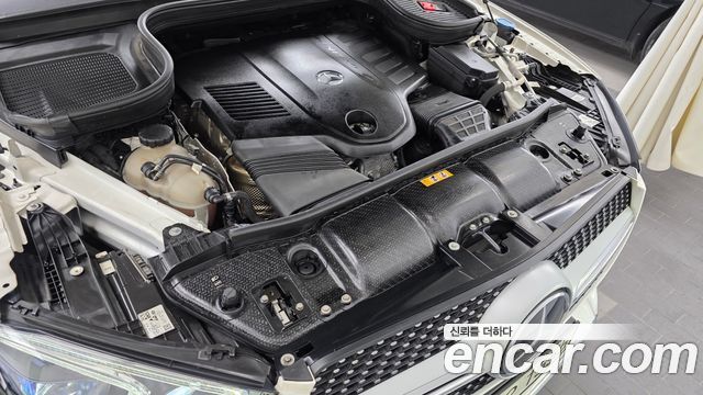 Mercedes-Benz GLE-Class 2020 — photo 6