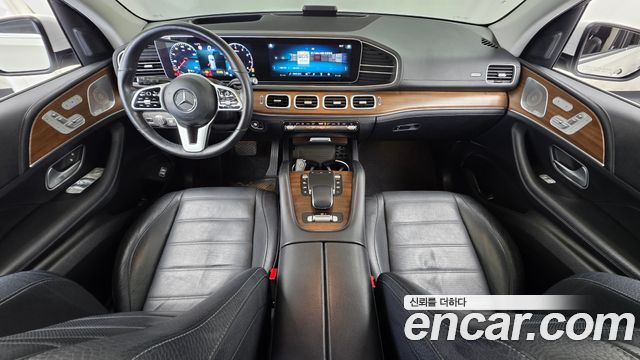 Mercedes-Benz GLE-Class 2020 — photo 10