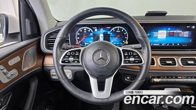 Mercedes-Benz GLE-Class 2020 — photo 18