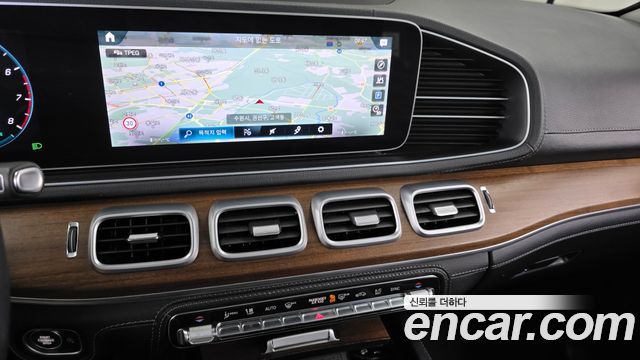 Mercedes-Benz GLE-Class 2020 — photo 19