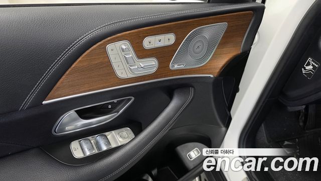Mercedes-Benz GLE-Class 2020 — photo 29
