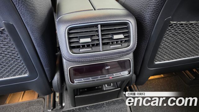 Mercedes-Benz GLE-Class 2020 — photo 32
