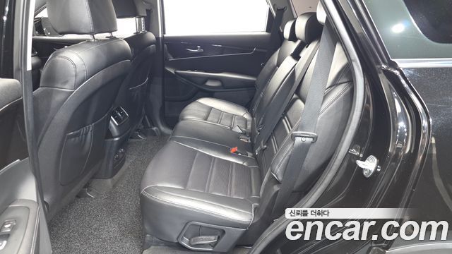 Kia Sorento 2018 — photo 17