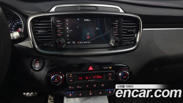 Kia Sorento 2018 — photo 19