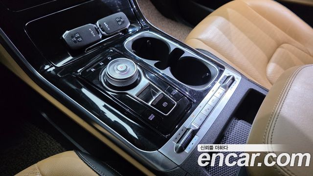 Kia Canival 2023 — photo 9