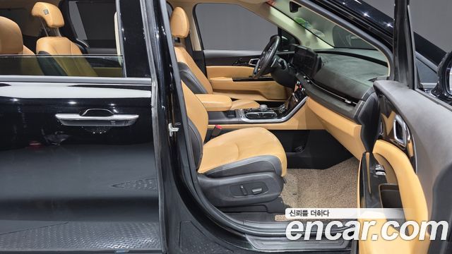 Kia Canival 2023 — photo 11