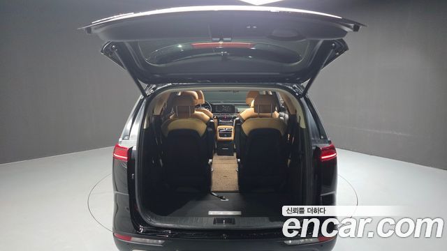Kia Canival 2023 — photo 20