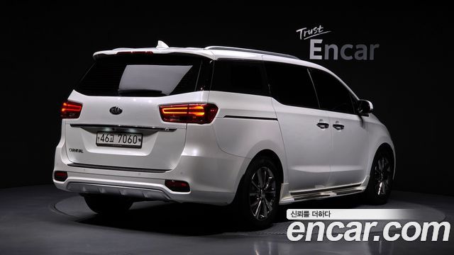 Kia Canival 2019 — photo 2
