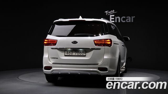 Kia Canival 2019 — photo 4