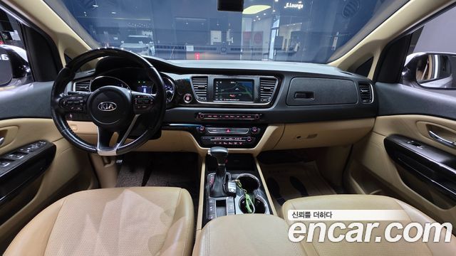 Kia Canival 2019 — photo 10