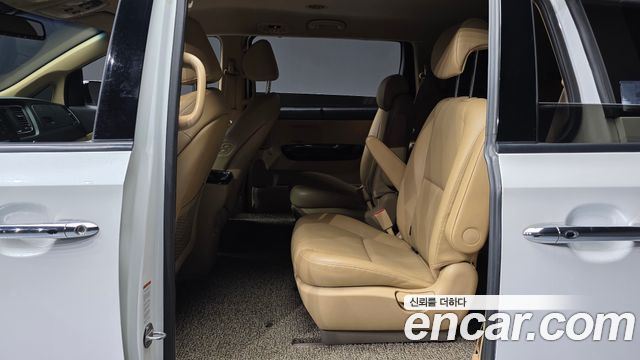 Kia Canival 2019 — photo 18