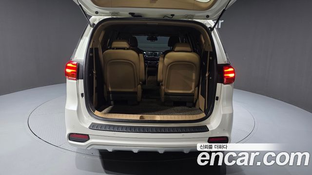 Kia Canival 2019 — photo 26