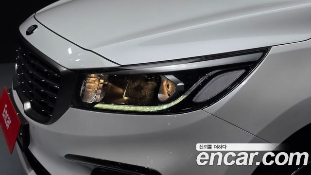 Kia Canival 2019 — photo 8