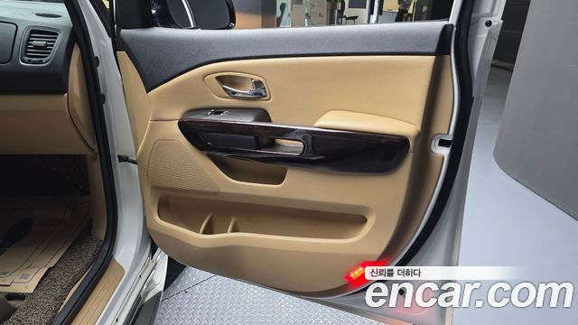 Kia Canival 2019 — photo 15
