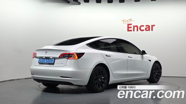 Tesla Model 3 2022 — photo 2