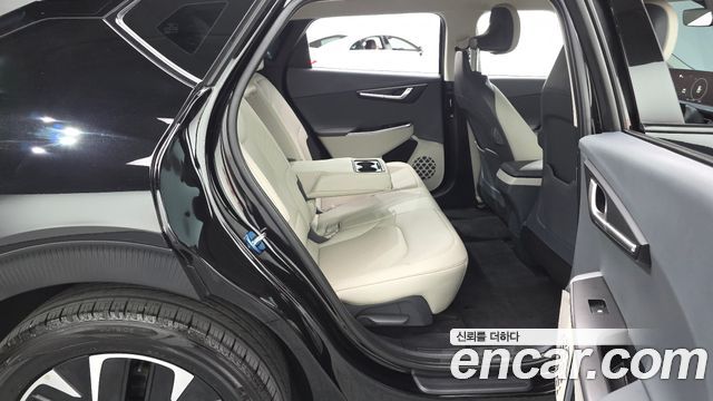 Kia EV6 2022 — photo 17