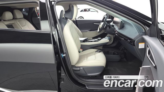 Kia EV6 2022 — photo 16