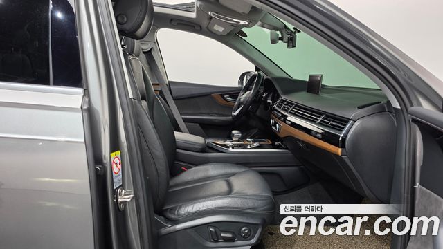 Audi Q7 2016 — photo 11