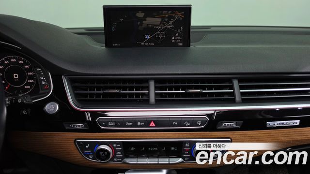 Audi Q7 2016 — photo 14