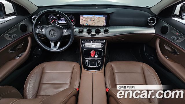 Mercedes-Benz E-Class 2018 — photo 7