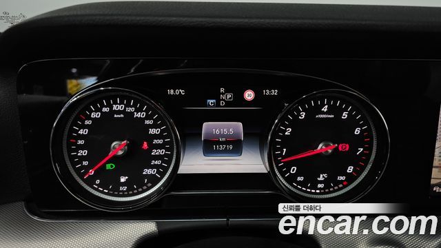 Mercedes-Benz E-Class 2018 — photo 8